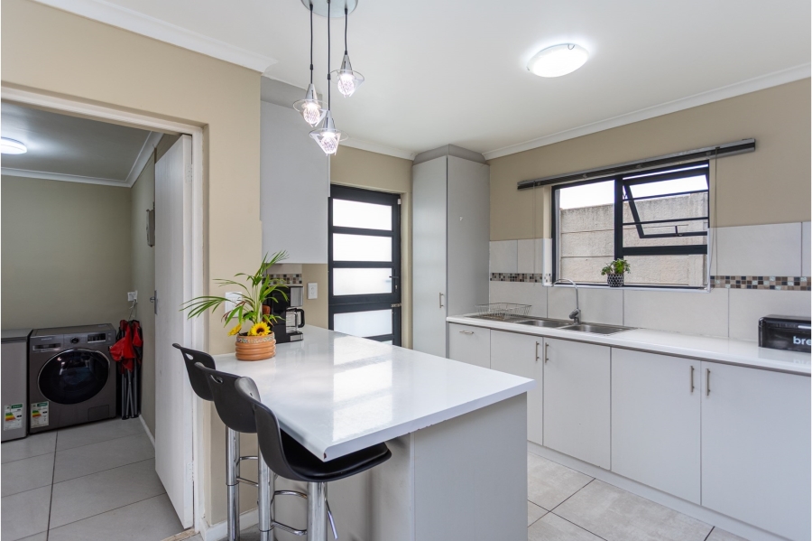 3 Bedroom Property for Sale in Windsor Park Estate Western Cape